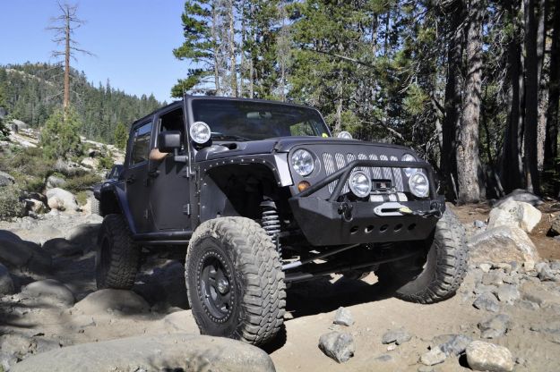 Picture of XRC Front Jeep JK Bumper w/ Stinger Winch Plate D-Rings 07-18 Jeep JK Wrangler Black Powdercoat Smittybilt